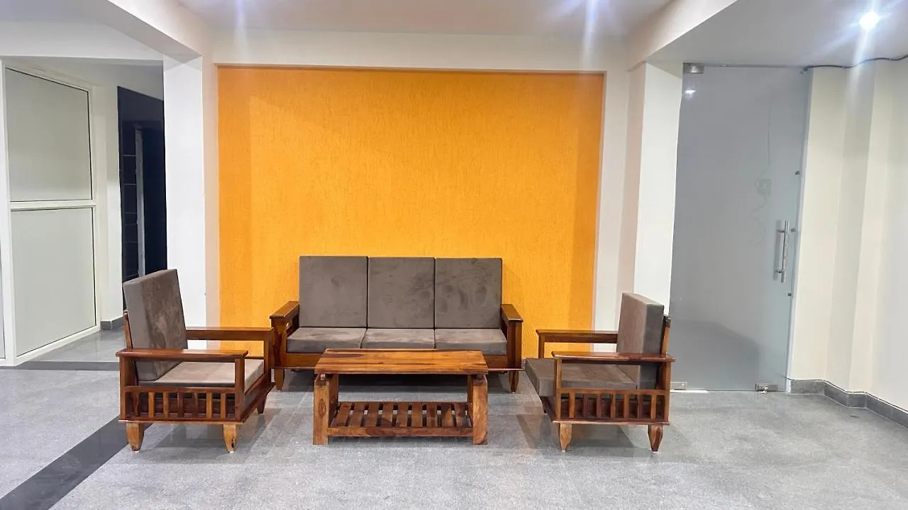 Lime Tree Service Apartment - Medanta Medicity, Gurgaon 3*,