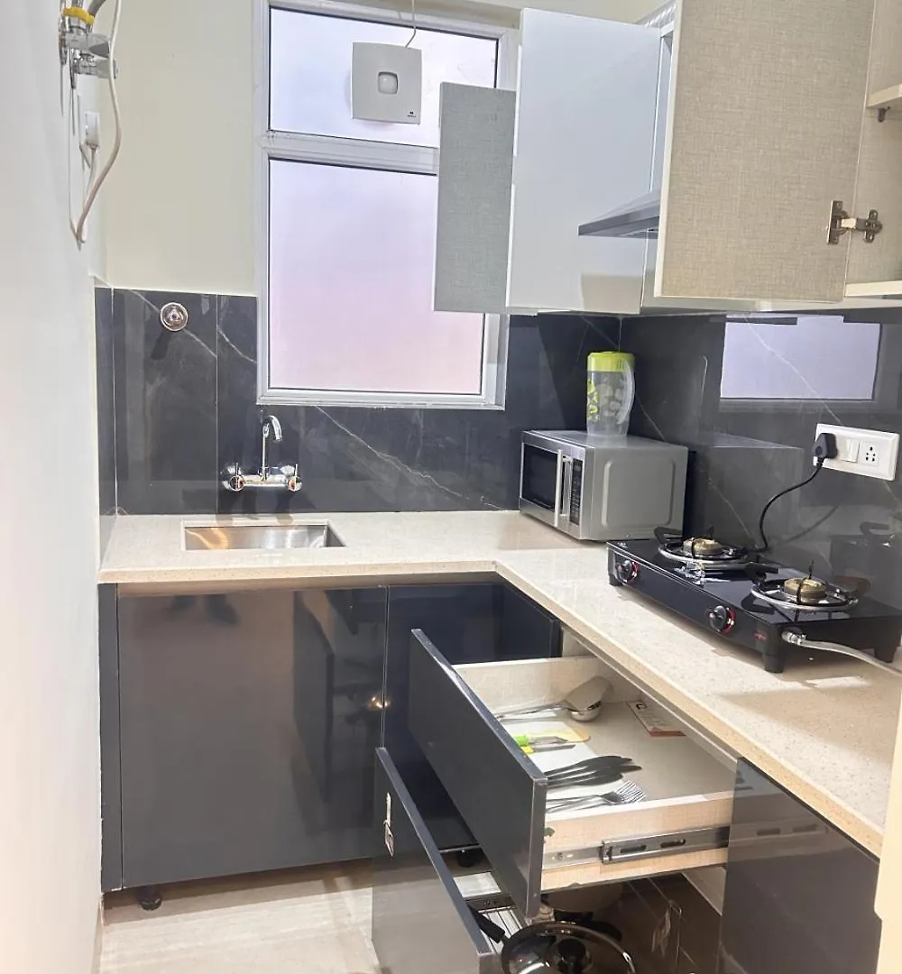 Hotel Lime Tree Service Apartment - Medanta Medicity, Gurgaon