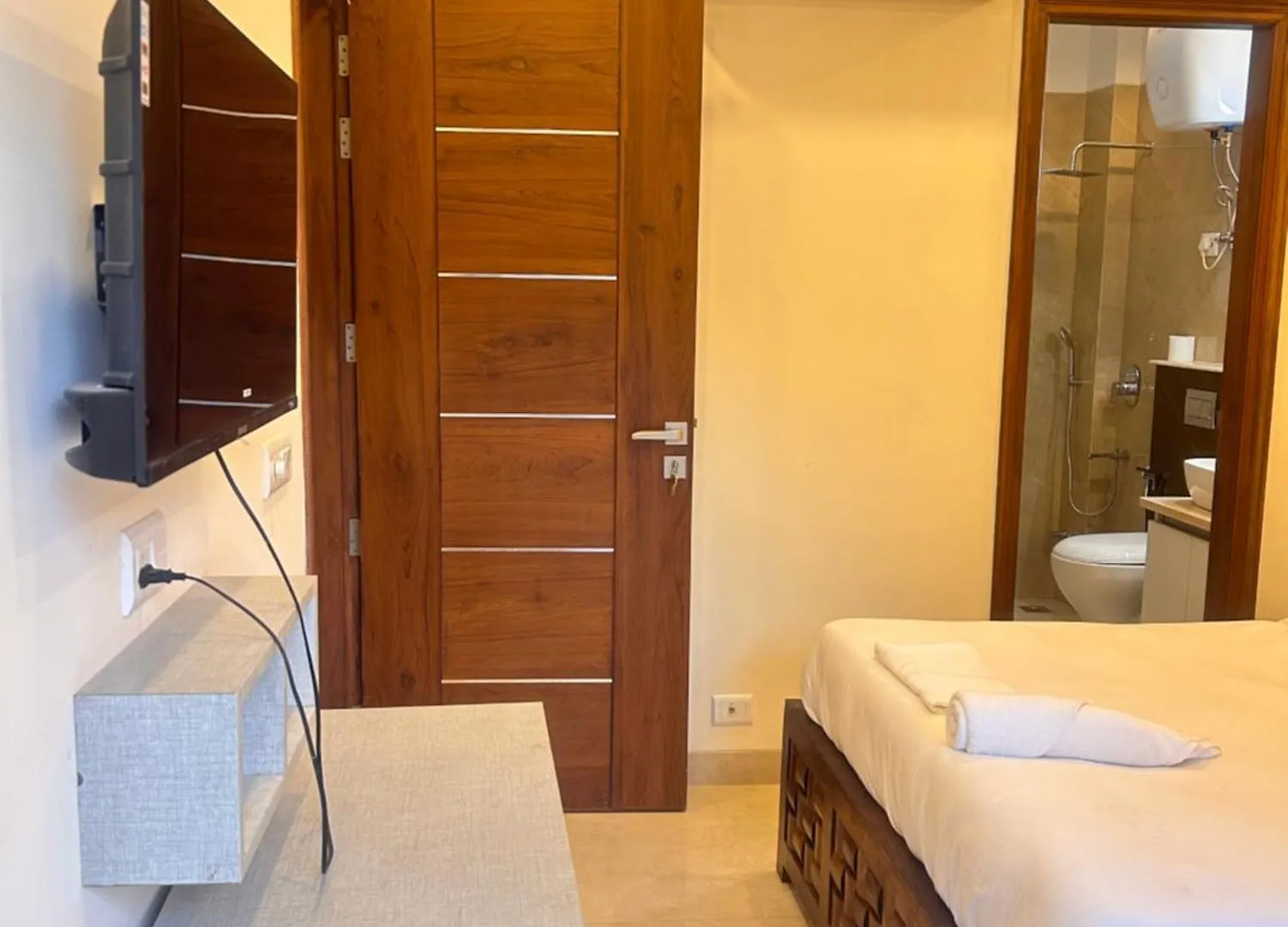 Lime Tree Service Apartment - Medanta Medicity, Gurgaon Indie