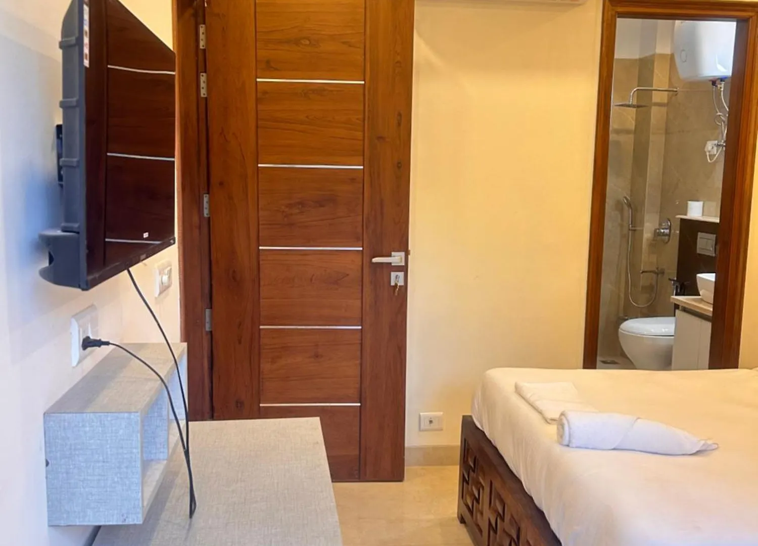 Lime Tree Service Apartment - Medanta Medicity, Gurgaon Indie