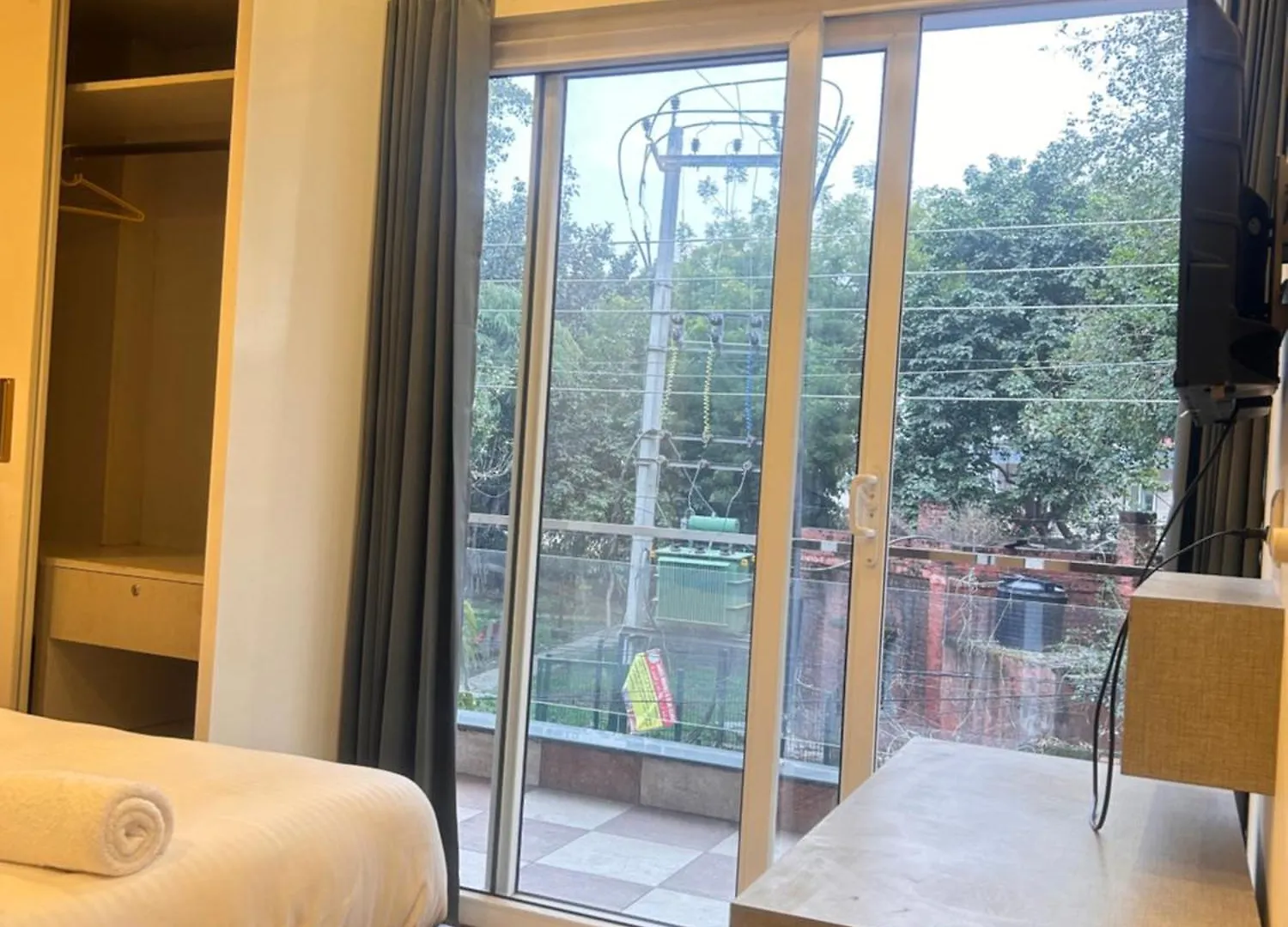 Hotel Lime Tree Service Apartment - Medanta Medicity, Gurgaon